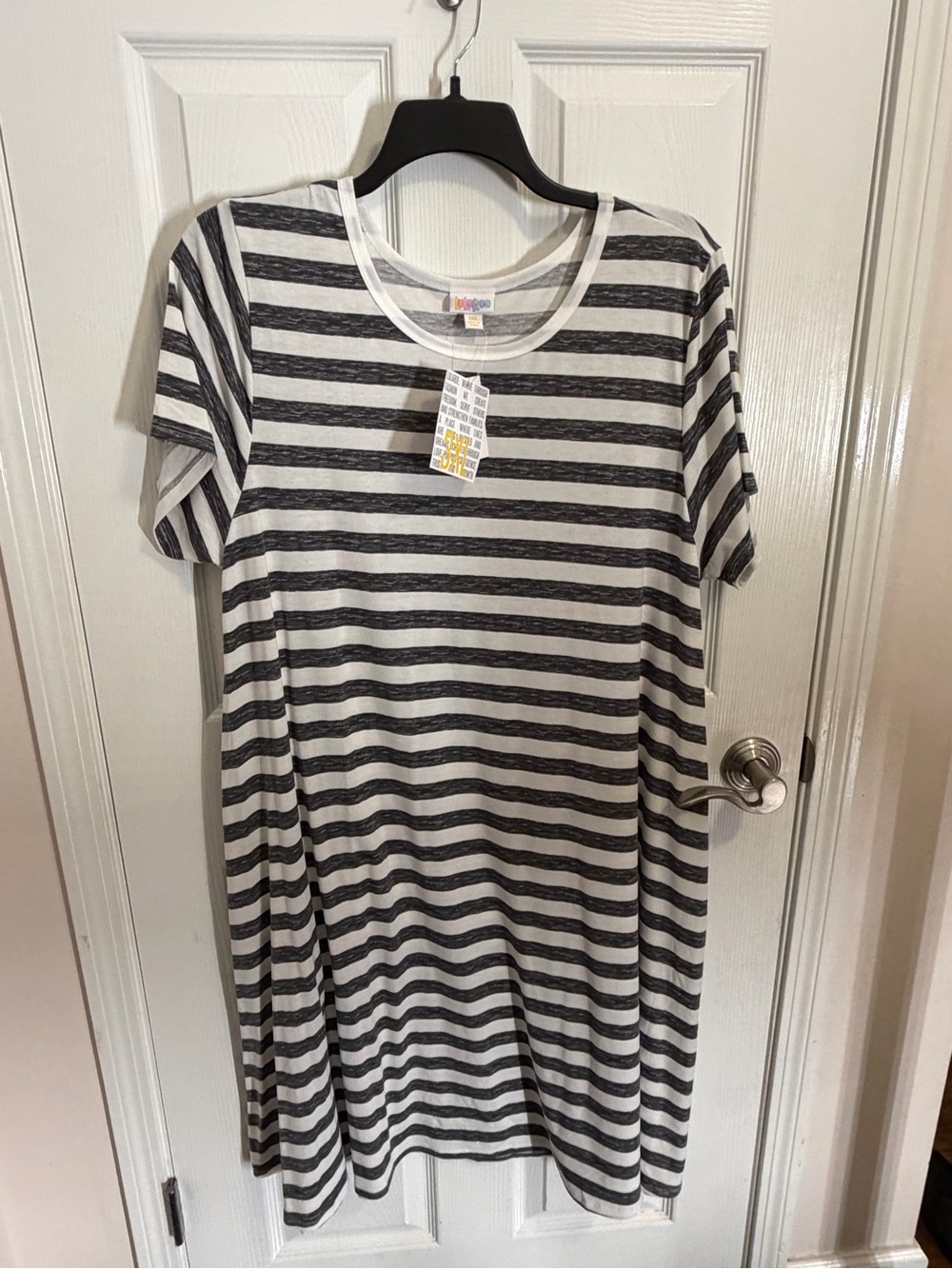LuLaRoe Jessie Striped Short Sleeve Tee Dress in White and Gray Size 3X